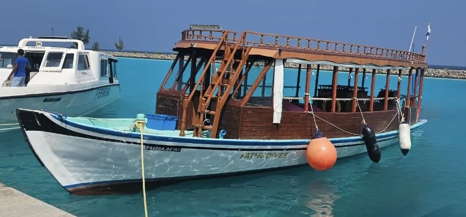 The Fathu Dives dhoni ready at the harbour.